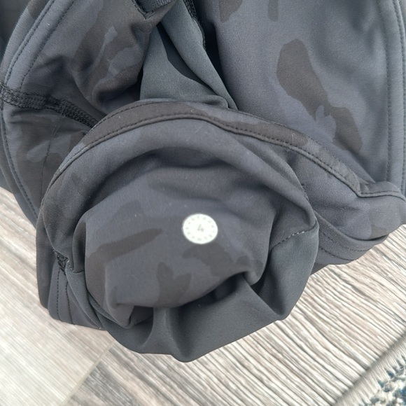 Lululemon crop leggings - Picture 4 of 4